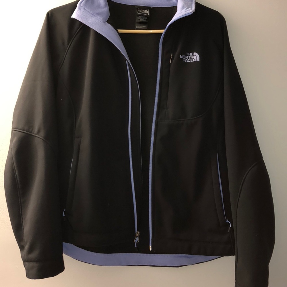 Medium Women’s Northface slick jacket
